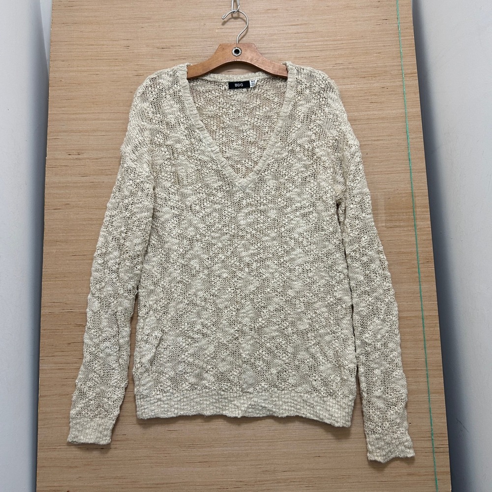 BDG Urban Outfitters Cream Crochet Open Knit V-Neck Sweater Size M Long Sleeve